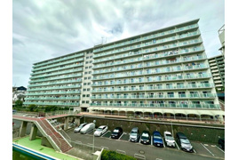 三ツ沢ハイタウン1号棟の外観