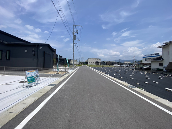 駐車時にも嬉しい前面6ｍ道路に面した住まい☆