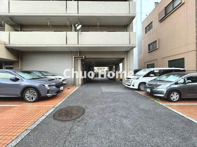 【敷地内駐車場】最新の空き状況や費用などの詳細は担当スタッフまでお問い合わせください。