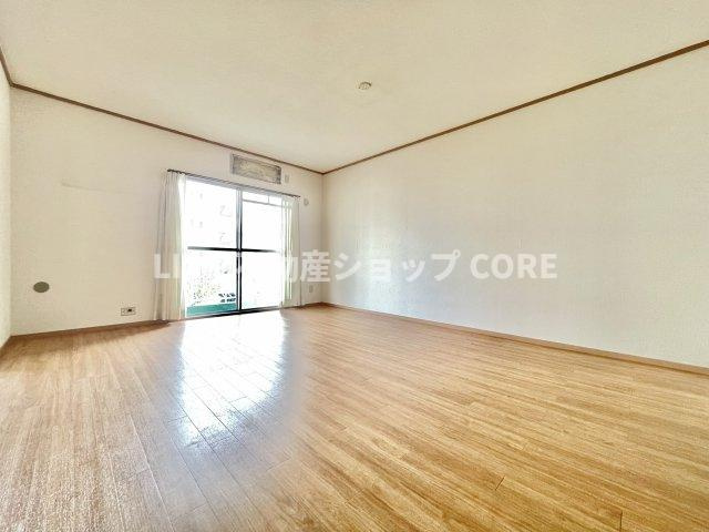 家族と過ごす時間を大切にしたい方にぴったりの明るくゆとりある住空間です。　