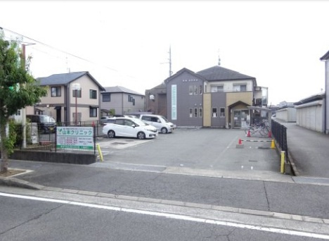 医療法人山本クリニック　1055ｍ　徒歩14分