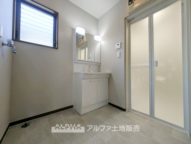 【Wash　Basin】　◆新しい設備で身支度◆2026年7月のリフォームで洗面所を新規交換予定。毎朝の洗顔や歯磨きなど、家族の身支度に活躍するスペースです。　