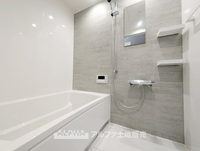 【Bathroom】　◆新しい浴室でリラックス◆2026年7月のリフォームで浴室を新規交換予定。一日の終わりに湯船につかり、くつろぎの時間を過ごせます。　