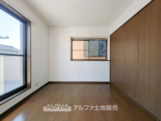 【Private　Room】　◆使い方が広がる洋室◆寝室や子ども部屋、仕事や趣味のスペースなど、家族構成やライフスタイルに合わせてさまざまな用途に活用できます。
