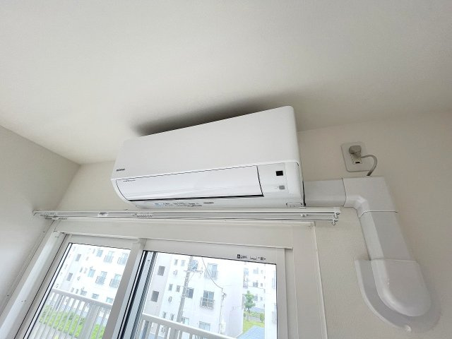 約4.7帖洋室にはエアコン1台あり