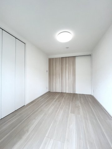 洋室約5.2帖のダイニング側