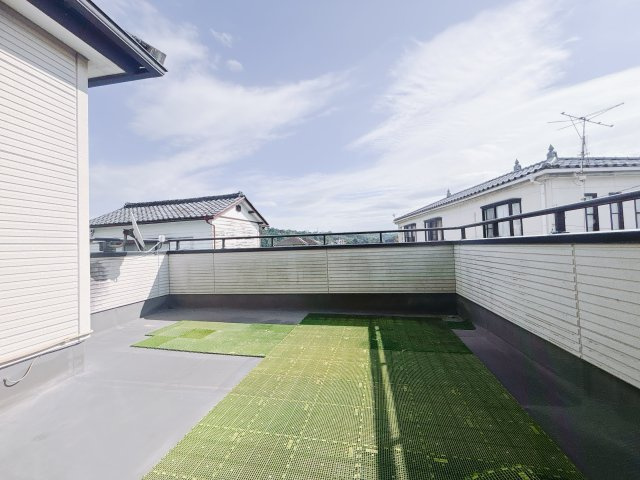 休日は周りの目を気にすることなくバーベキューが出来ます。ご近所の方も誘って皆で楽しいお時間をお過ごし下さい♪