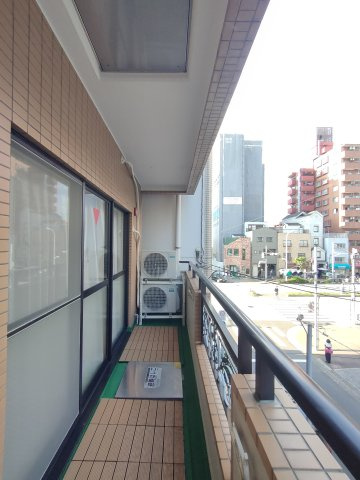 【バルコニー】