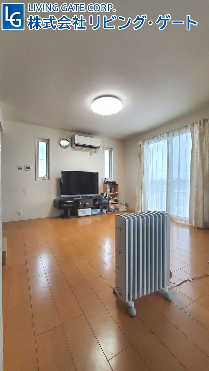 南に面するとても明るいリビング　広々としています。