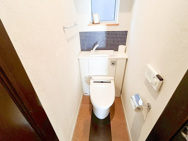 温水洗浄機能付きトイレ