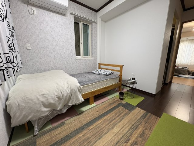 個人の部屋や寝室として使える洋室です