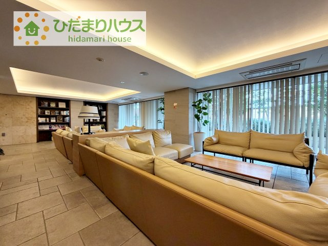 住まう方だけが利用できる上質なラウンジ空間。ゆったりとした時間を演出します。