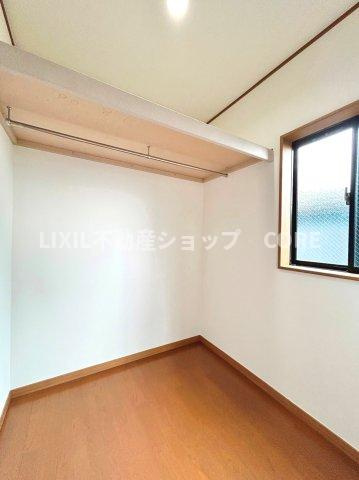 ウォークインクローゼットのある住まいで収納上手な生活を実現！