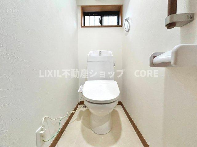 トイレスペースが1・2階にございますので、朝の混雑時に家族が分散して使用できます。