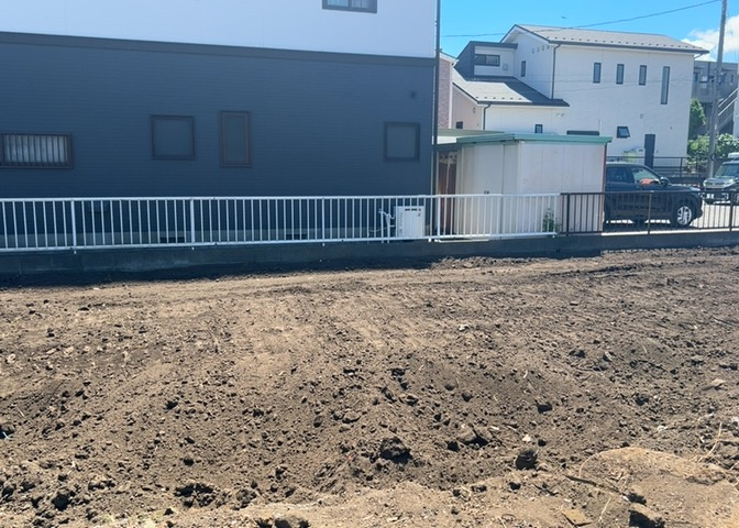 隣家の土地はどうなっているのか、生活利便施設が近くにあるのか、学校まで近いかなど、お客様のライフスタイルにあわせたイメージが重要です。また、近くにあると困る施設が近くにないかも確認するといいでしょう。