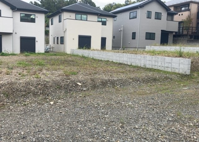 家を建てる前提で土地を探している場合、地盤の丈夫さは譲れない条件の一つです。地盤が脆弱だと追加工事が必要となります。また、過去に地盤沈下や液状化現象を起こした土地は、できるだけ避けた方がいいでしょう。