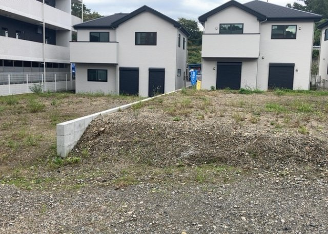 人が暮らすうえで日光は大切な要素となります。日当たりの良さは譲れないポイントですね。併せて近くに大きな建築物の建築予定がないか、あるいはそれが可能な土地が近くにないか事前に確認することもお勧めします。