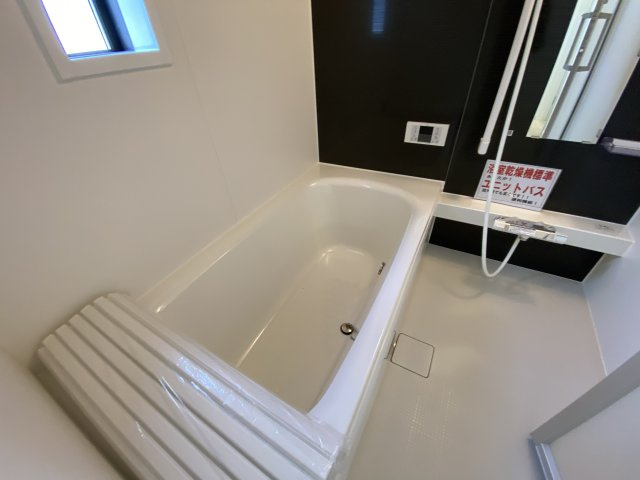 同施工　■□■洗面所の写真です■□■　使い勝手の良い洗面台は、奥様の身支度の時間も楽しくなりそうですね。