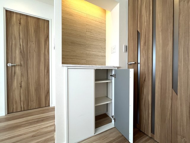 収納力にも配慮されており、二人暮らしでも荷物を整理しやすい間取り設計です。