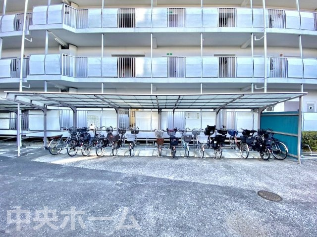 【自転車置き場】最新の空き状況や費用などの詳細は担当スタッフまでお問い合わせください。