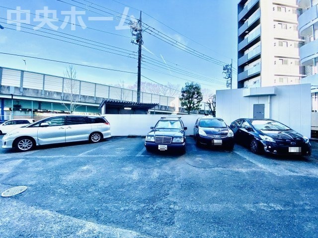 【敷地内駐車場】最新の空き状況や費用などの詳細は担当スタッフまでお問い合わせください。
