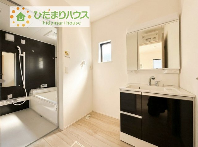 シンプルで使い勝手の良い独立洗面台！