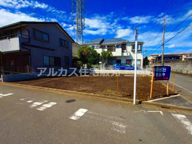 整形地で陽当り良好な建築条件付き売地。陽光がしっかり届く心地よい住まいを計画できます。