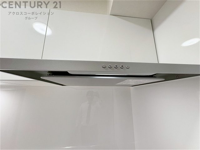 訪問者が来たときにテレビ画面で確認できるため、安心してドアを開けられます。録画機能があるものもあり、留守中に来訪者を記録しておくことができます。利便性が高く、セキュリティ面でも安心です　