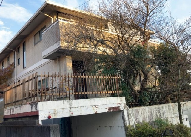 土地を買う際、住む地域の自治体や福祉の補助制度にも注目してみましょう。子供や老人の医療補助やゴミ出しのルールなど、自治体によってルールに大きな違いがあるため、暮らしやすい土地で判断するとよいでしょう。