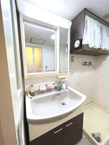 独立洗面台を備えた使い勝手の良い水まわりで、毎日の身支度も快適に行えます
