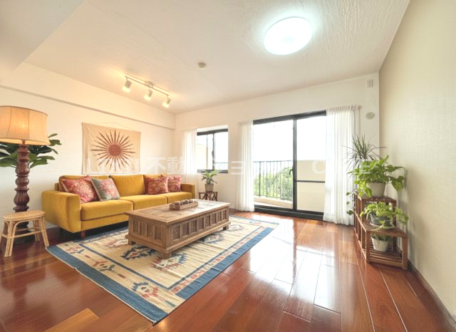 本画像はCGで作成しており、実際に現地に家具は置かれておりません。また、価格に家具は含まれておりません。