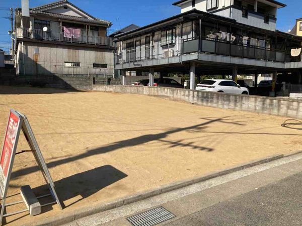 【上到津二丁目の前面道路含む現地写真】