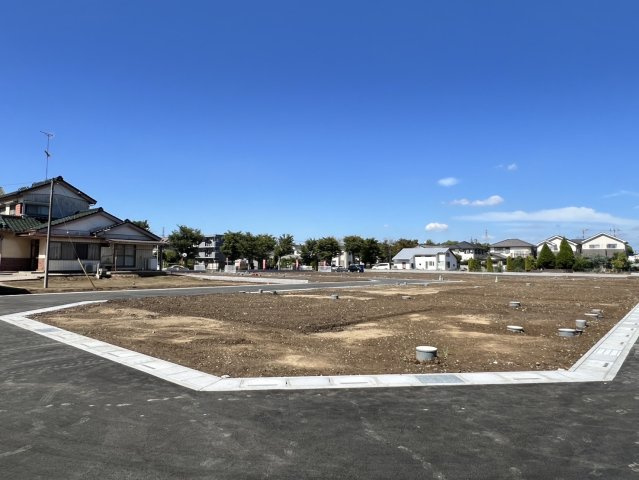 久喜市西（全28区画）15号地　現地写真　生活に必要な施設が揃っていて、毎日が快適に過ごせます！新しい生活をスタートするのに最適な物件です。