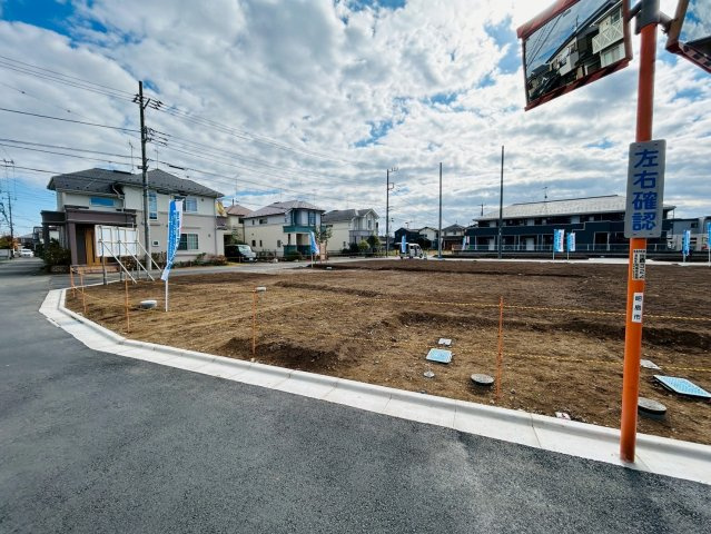 前面道路の幅員5ｍで駐車も楽々♪