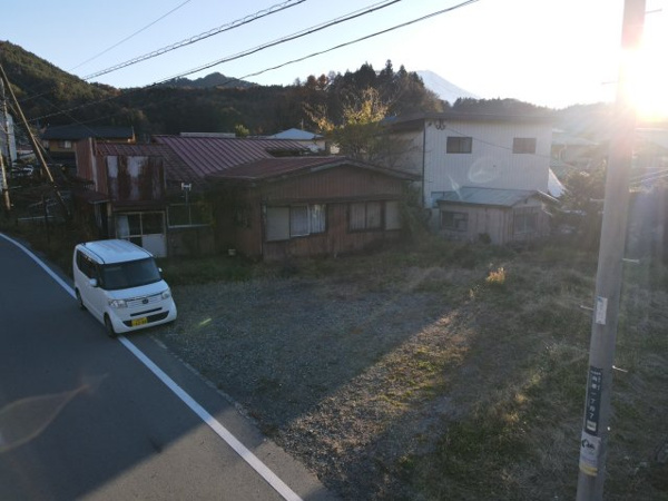 【富士吉田市向原　売地の外観】