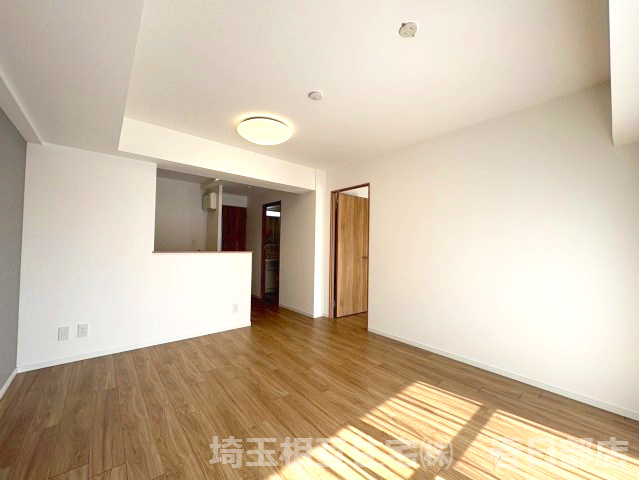 白を基調とした落ち着いたデザインでゆったりとくつろげる空間です。