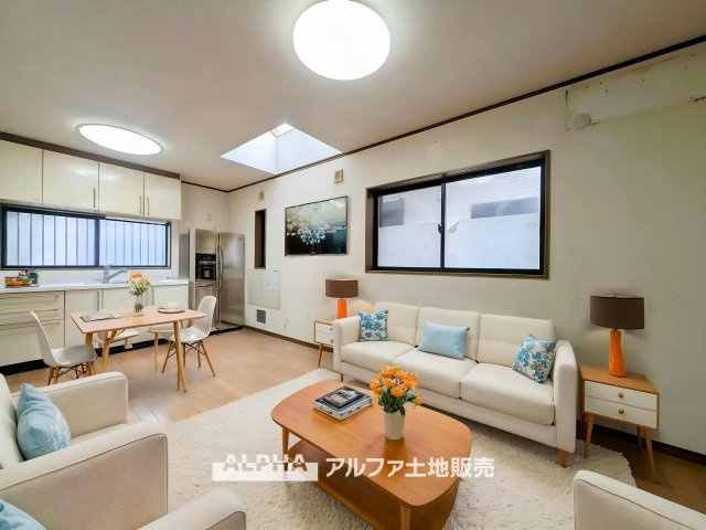 ※家具等はCGによるイメージです。家具小物は販売価格に含まれません。【Relaxing　Living】　◆くつろぎのLDK◆家具を配置して、家族それぞれが思い思いに過ごせます。※リフォーム実施予定