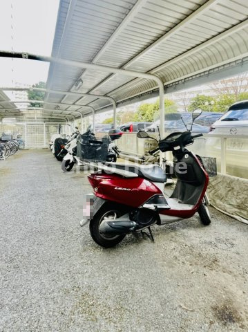 【バイク置場】最新の空き状況や費用などの詳細は担当スタッフまでお問い合わせください。