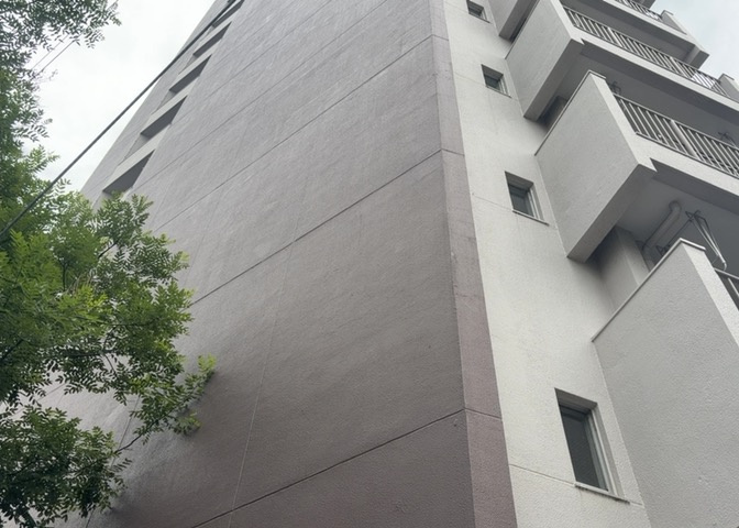 室内の防犯設備もチェックしましょう！モニター付きインターホンが設置されているか、防犯シャッターが設備されているか、ベランダに人が上がってきにくい高さかなどチェックしておくと入居後も安心できるでしょう。