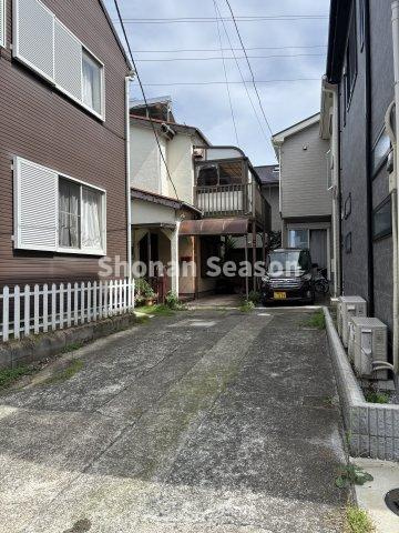 小・中学校徒歩圏内！お子さまの登下校も安心の立地◎　子育て世帯にもイチオシのロケーションにございます♪