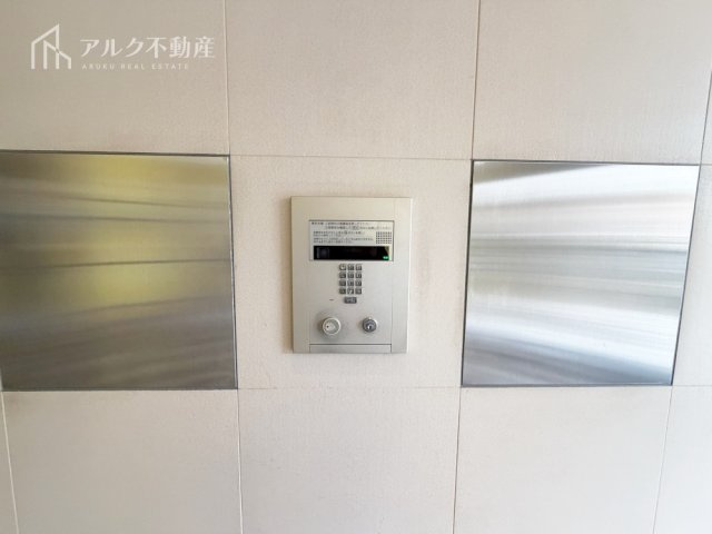 オートロック完備のマンションです