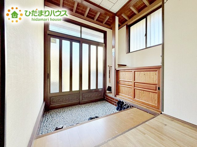 玄関がひろいので親子で並んで仲良く靴が履けますね(^^)/
