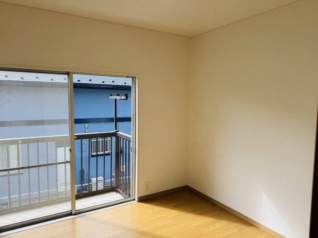 ～2階バルコニーに面している4.5帖の洋室です～