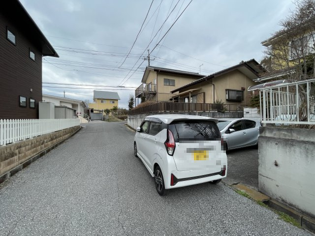 前面道路含む現地写真です