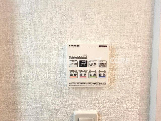 雨の日や湿気の多い梅雨時期など、洗濯物が乾き難い時期に重宝する浴室換気乾燥機。