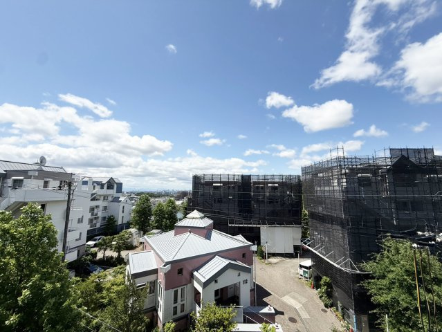 バルコニーからの南西向き眺望です。