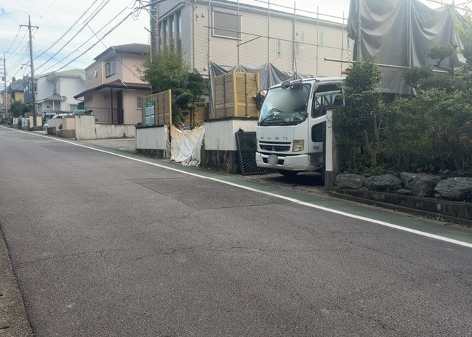 土地の面積＝住宅面積ではありません。建ぺい率の問題などで、土地のある場所によって住宅を建てられる面積は限られています。高さもしかり、「土地」という言葉の中には、建築条件も含まれると考えておきましょう。