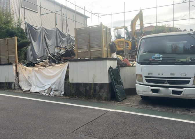 土地を買う際、住む地域の自治体や福祉の補助制度にも注目してみましょう。子供や老人の医療補助やゴミ出しのルールなど、自治体によってルールに大きな違いがあるため、暮らしやすい土地で判断するとよいでしょう。