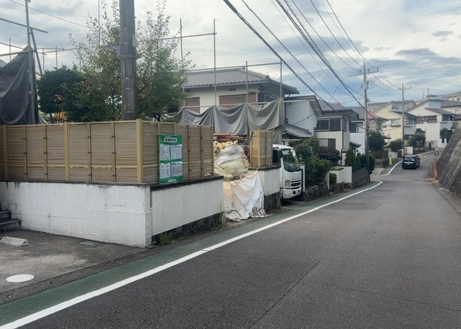 物件の詳細については、現地を見てわかること以外に、役所や法務局などで調べないとわからないことがあります。そのため、現地に行く場合は、もしこの物件を買ったらどのような生活ができるかをイメージしましょう。