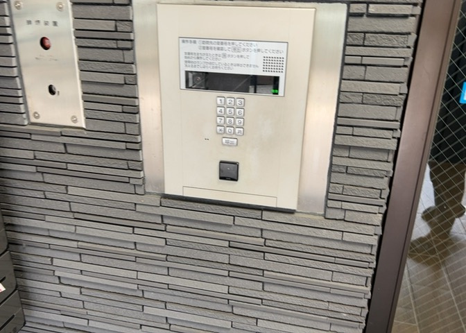 当然のことではありますが、オートロックやセンサーライト、ホームセキュリティーなどの防犯設備があれば、小さいお子様がいるご家庭も安心ですよね！まず物件購入の際は、防犯設備もチェックするようにしましょう。